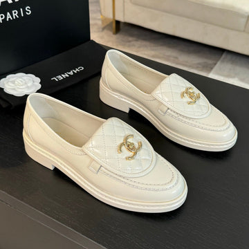 Moccasins White Quilted Calfskin Gold CC