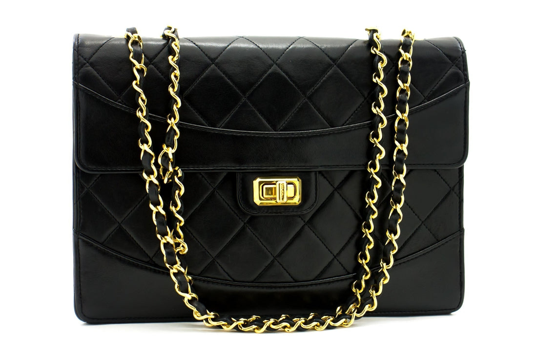 CHANEL Vintage Classic Chain Shoulder Bag Black Quilted Flap Lamb i93 - Shoulder Bag