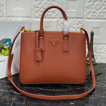 PRA GALLERIA 32 TASCHE AUS BRONZEFARBENEM, ORANGEFARBENEM SAFFIANO-LEDER