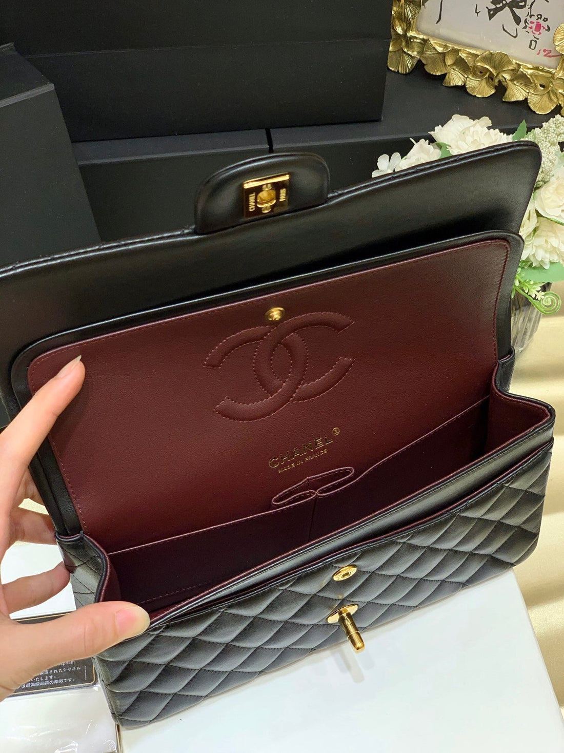 CHANEL CLASSIC FLAP 25 BLACK LAMBSKIN YELLOW GOLD HARDWARE - bag