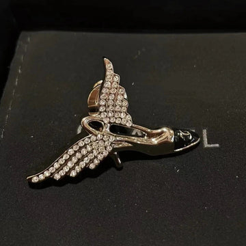 CC Brooch Pink Gold 172290