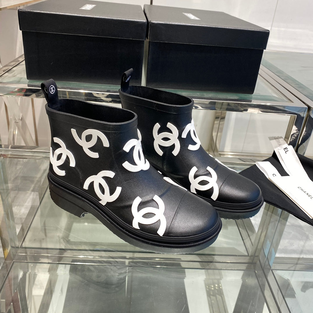 CC Rainboots Black with Embossed Logo Rubber 204070