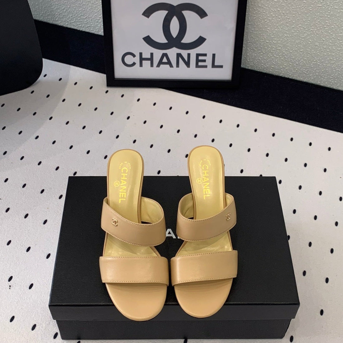 Mules Sandale 70 beiges Samt Lammleder