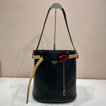 PRA Eimertasche Eisenkette Gürtel schwarzes Leder 341179