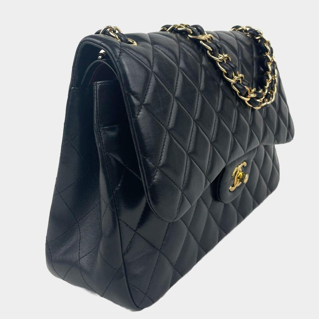 CHANEL Classic Jumbo Double Flap Lambskin w/Gold - Handbag