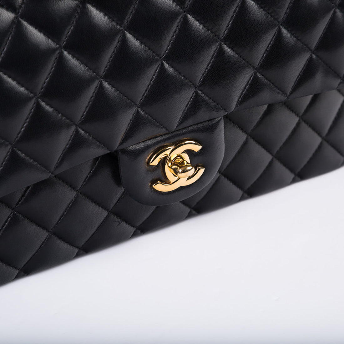 Classic Flap Bag - Medium - Shoulder Bags
