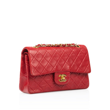 Classic Flap Vintage Red - Shoulder Bags