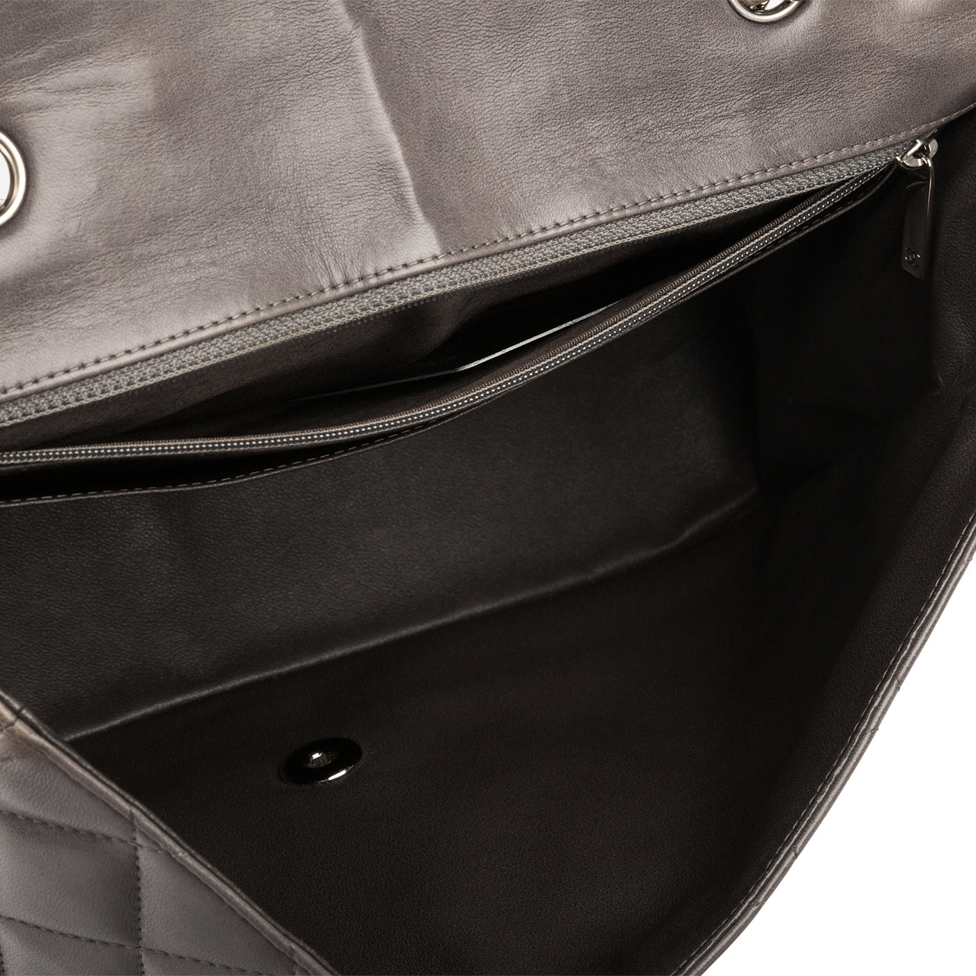 Classic Flap Bag - Jumbo - Single Flap - Shoulder Bags - 7