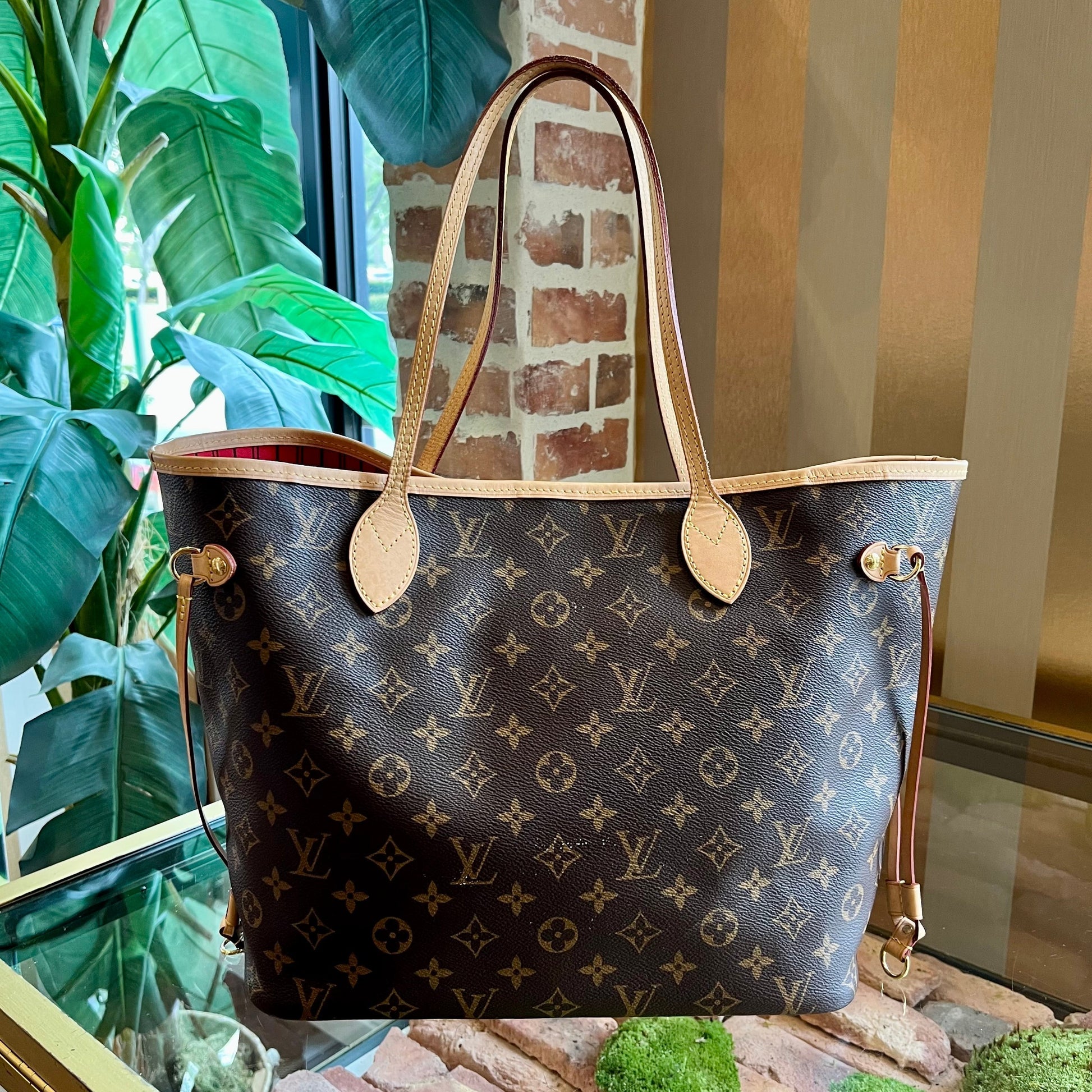LOUIS VUITTON Neverfull MM Cherry Monogram Tote - Tote