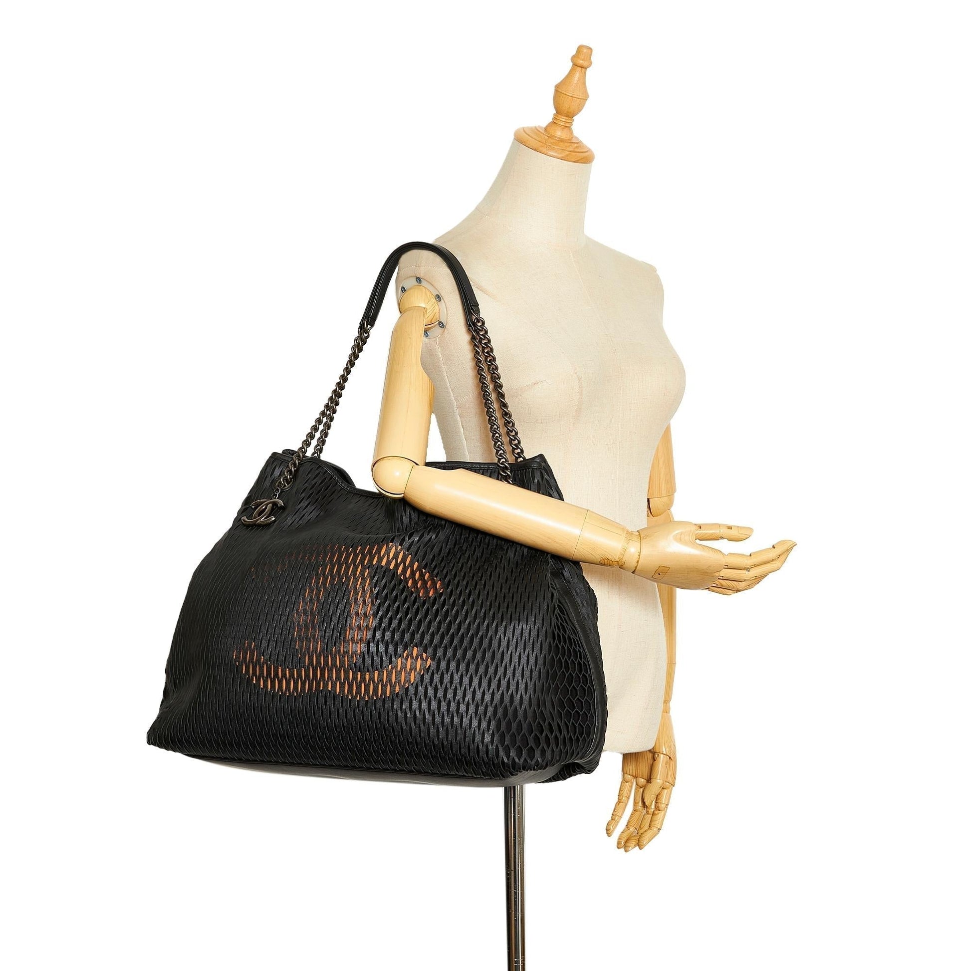 Chanel CC Perforated Leather Tote Bag (SHG-gDassU) - Handbags - 4