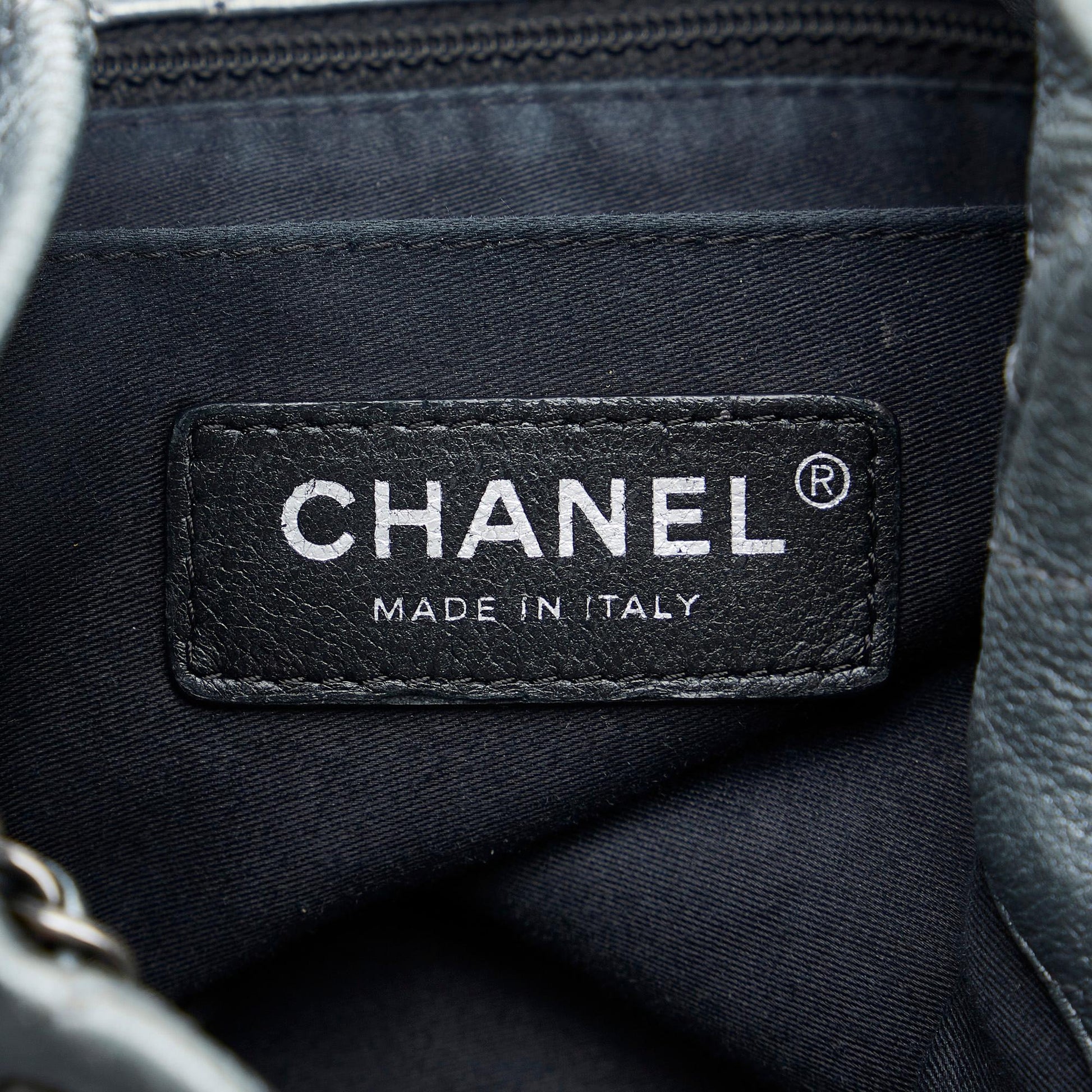 Chanel CC Quilted Drawstring Tote (SHG-VNpdMf) - Handbags - 6