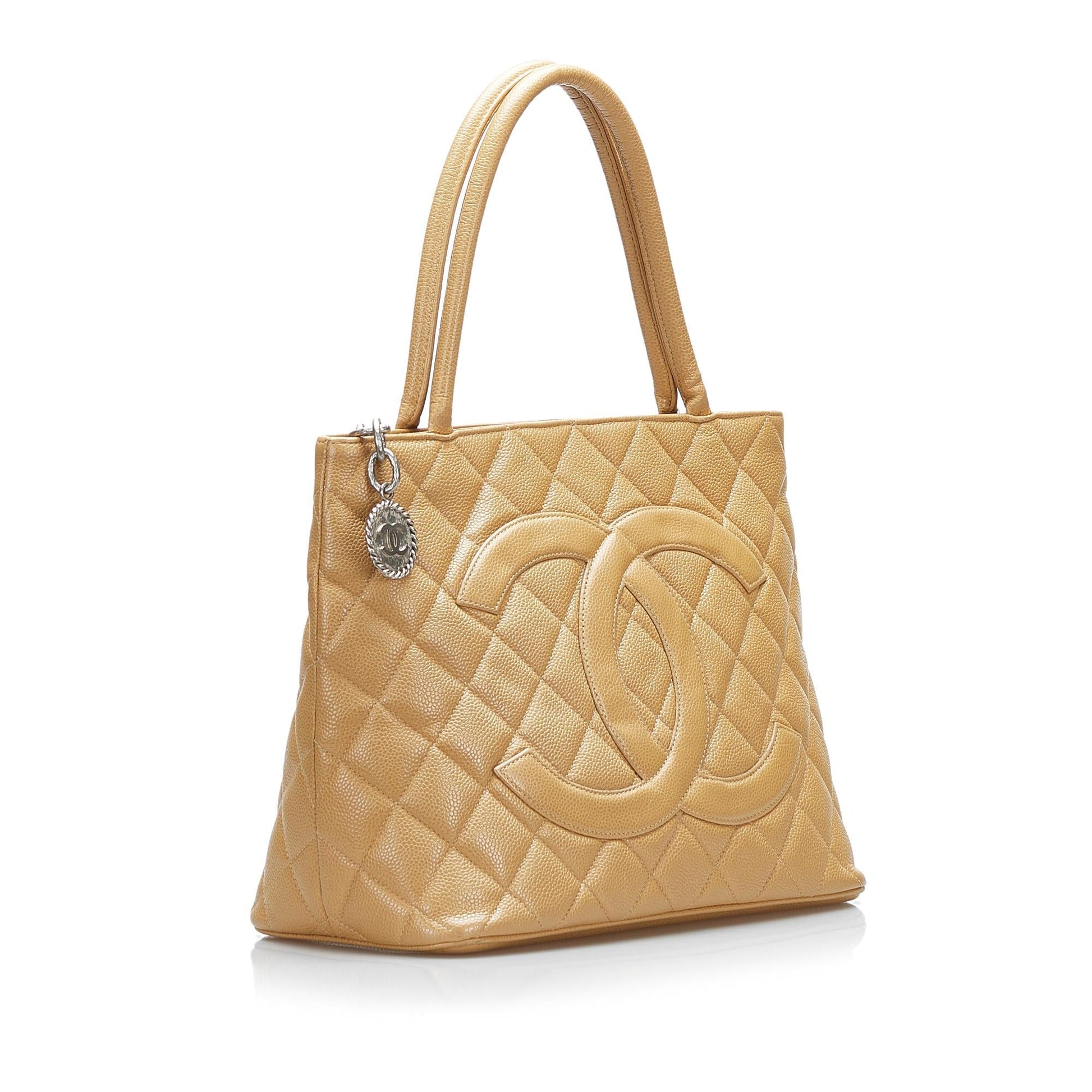 Chanel Caviar Medallion Tote (SHG-ajgoYD) - Handbags