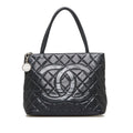 Chanel Caviar Medallion Tote (SHG-coQ4k7) - Handbags