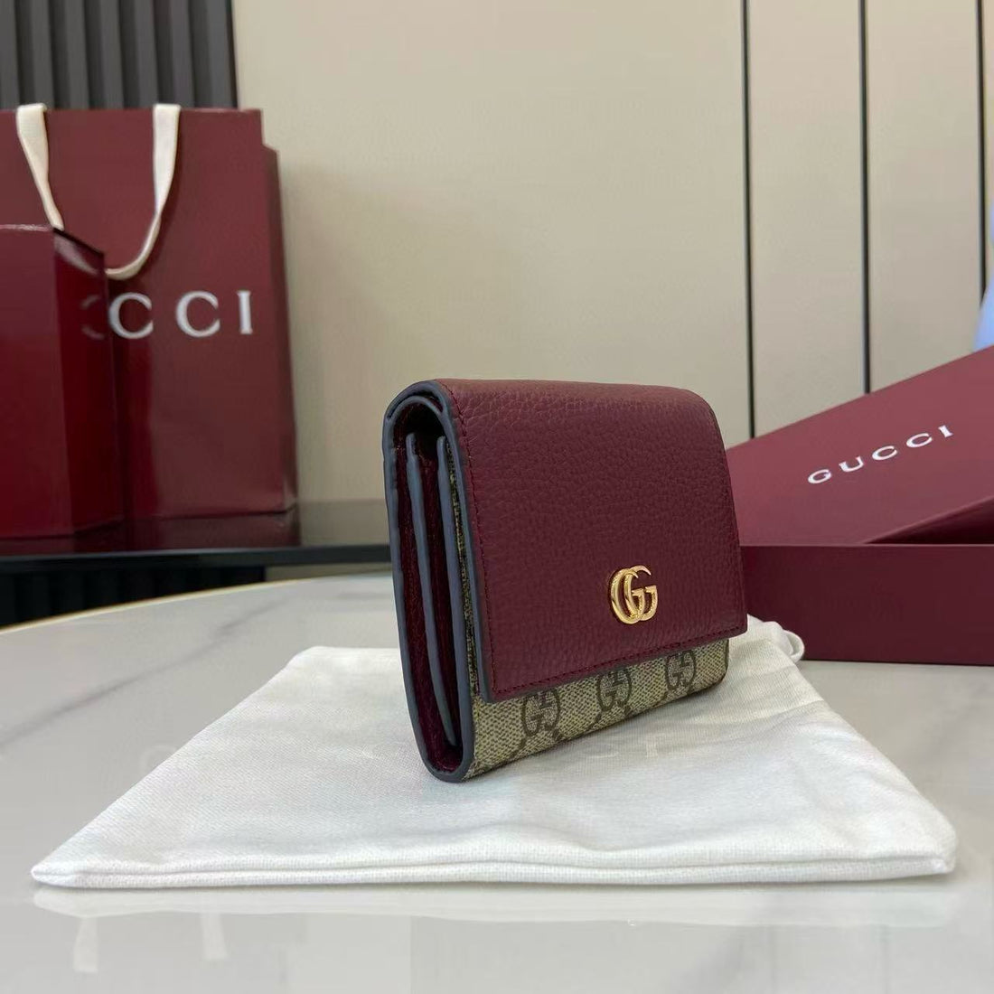 Gucci Marmont 12cm Geldbörse Ebenholzmix Rosso Ancora Rotes Canvas Leder