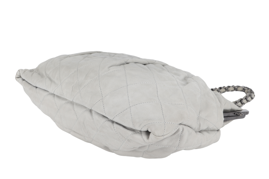 CHANEL CHIC FRAME TOTE (1484xxxx) LIGHT GREY CALFSKIN SILVER HARDWARE WITH  AND DUST COVER - Bags - 4