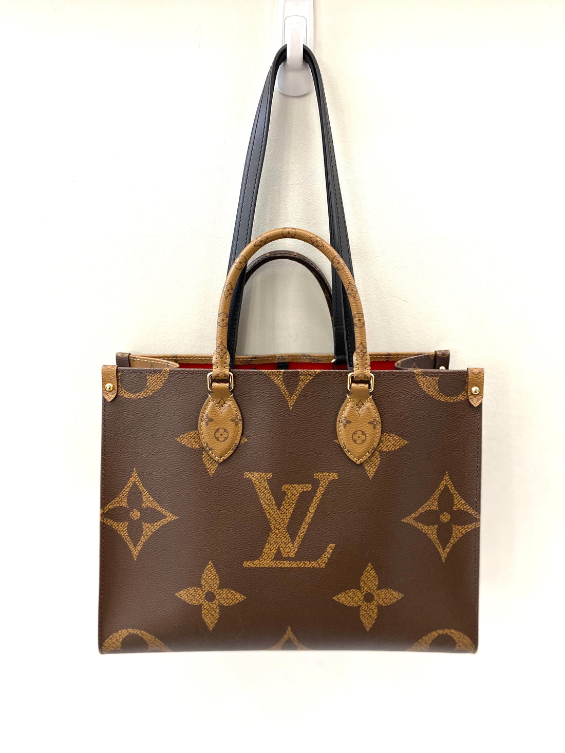 LOUIS VUITTON REVERSE MONOGRAM GIANT ON THE GO TOTE - Shoulder Bags