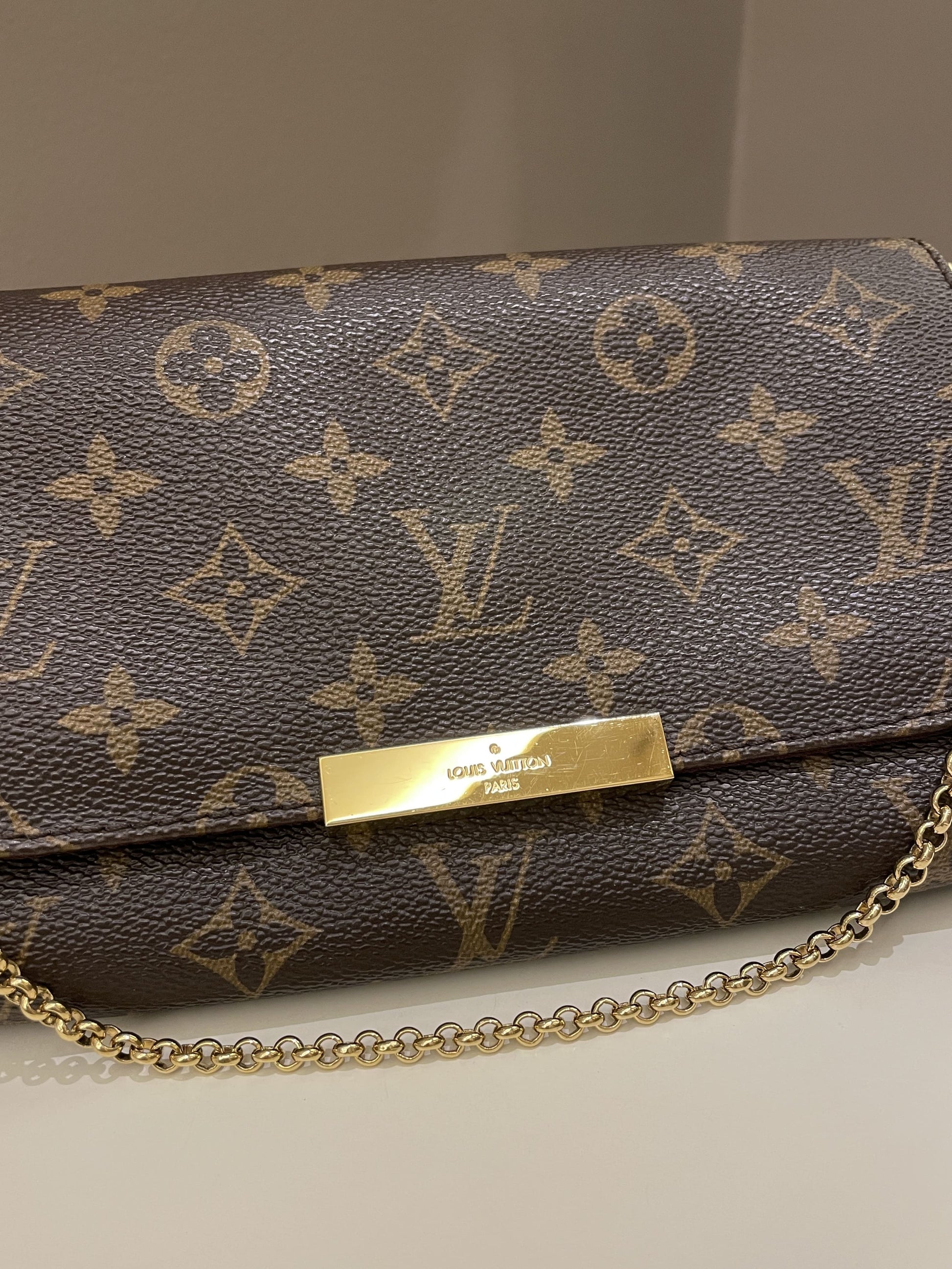 Louis Vuitton Favorite MM Classic Monogram - Bags
