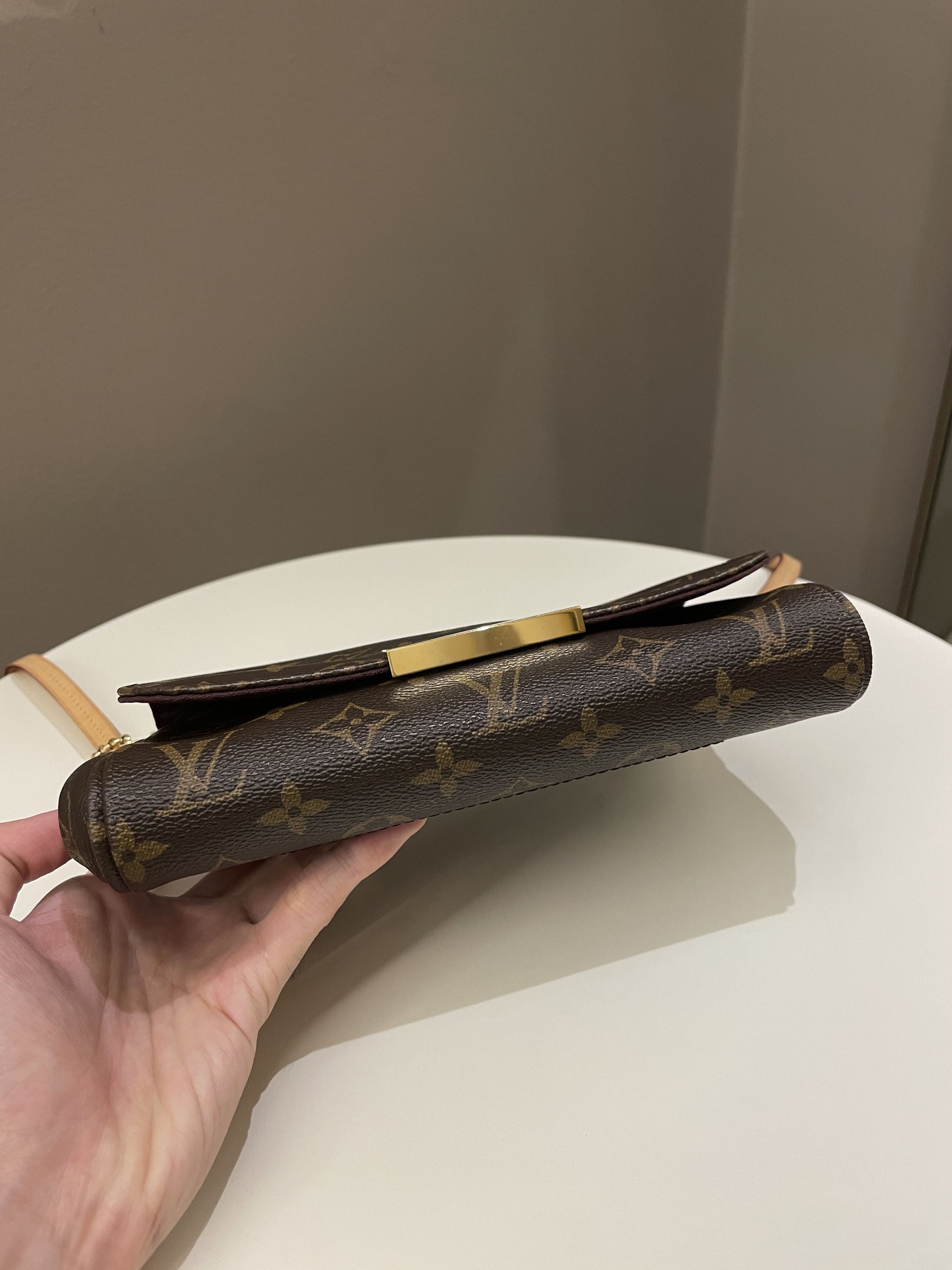 Louis Vuitton Favorite MM Classic Monogram - Bags - 6