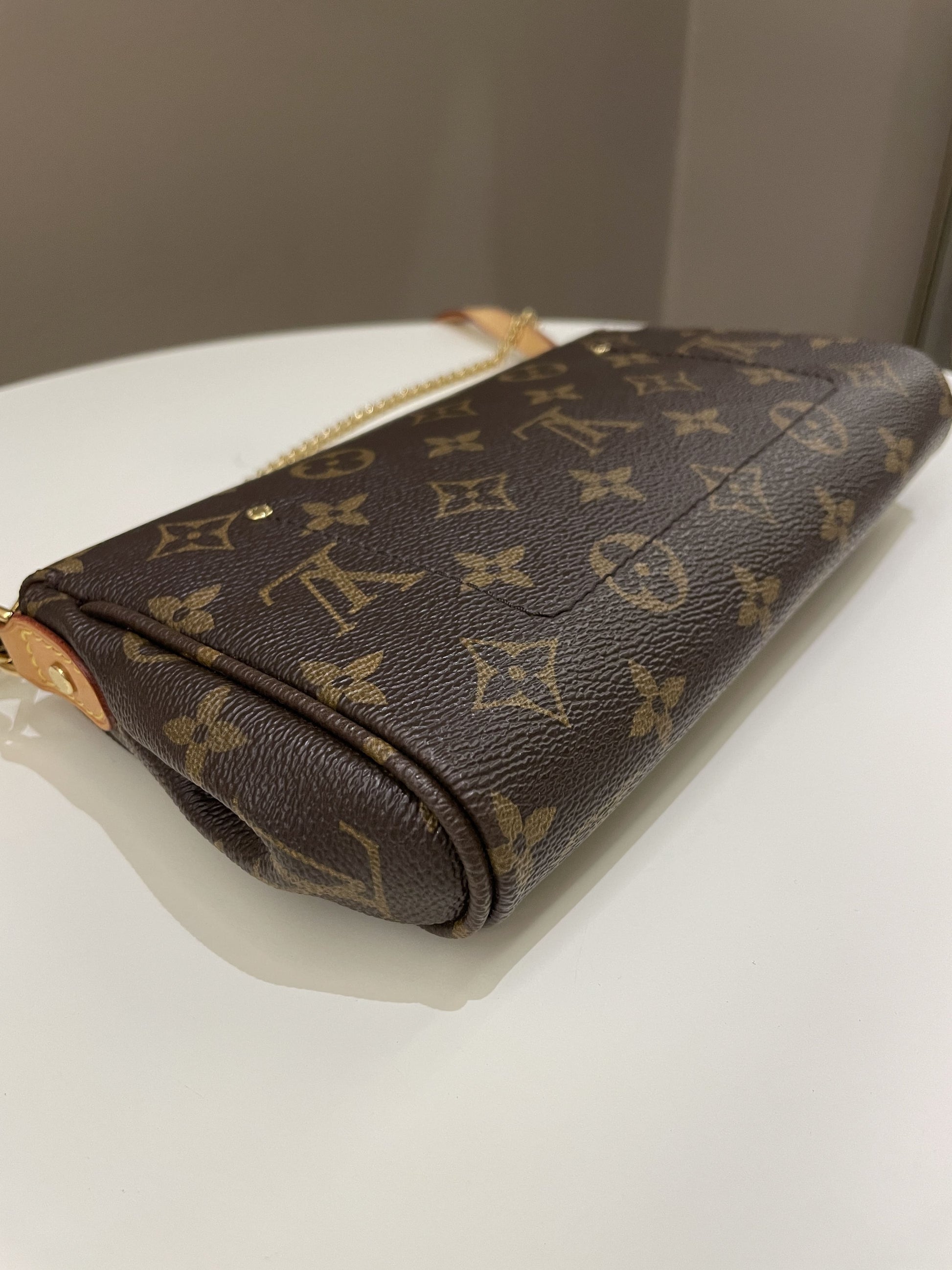 Louis Vuitton Favorite MM Classic Monogram - Bags - 9