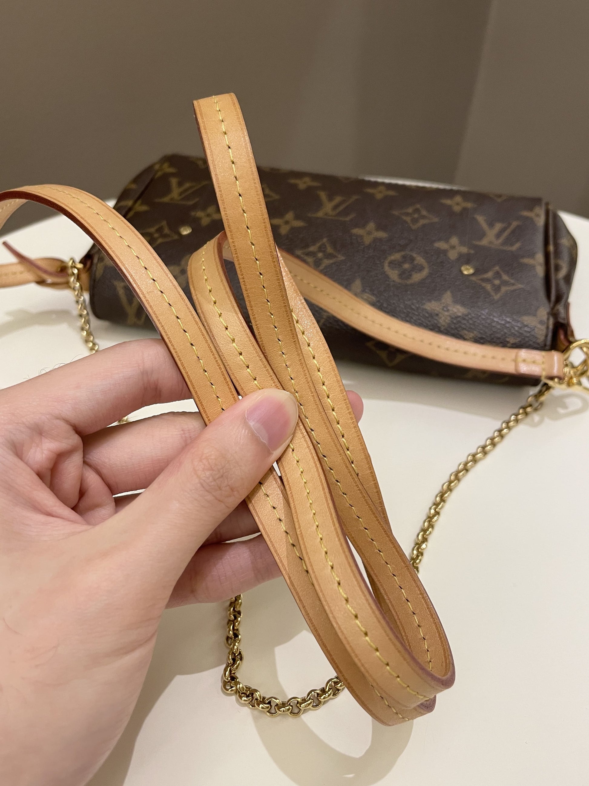 Louis Vuitton Favorite MM Classic Monogram - Bags - 15