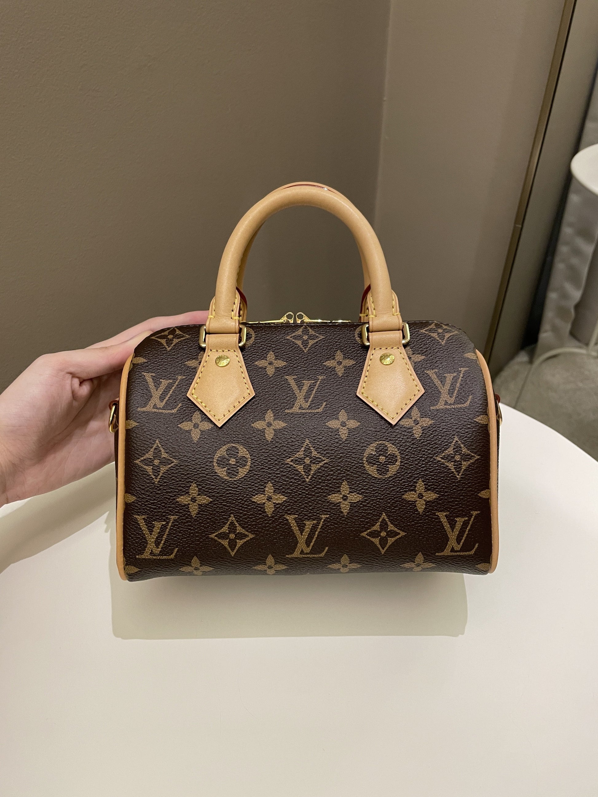 Louis Vuitton Speedy 20 Classic Monogram - Bags - 4