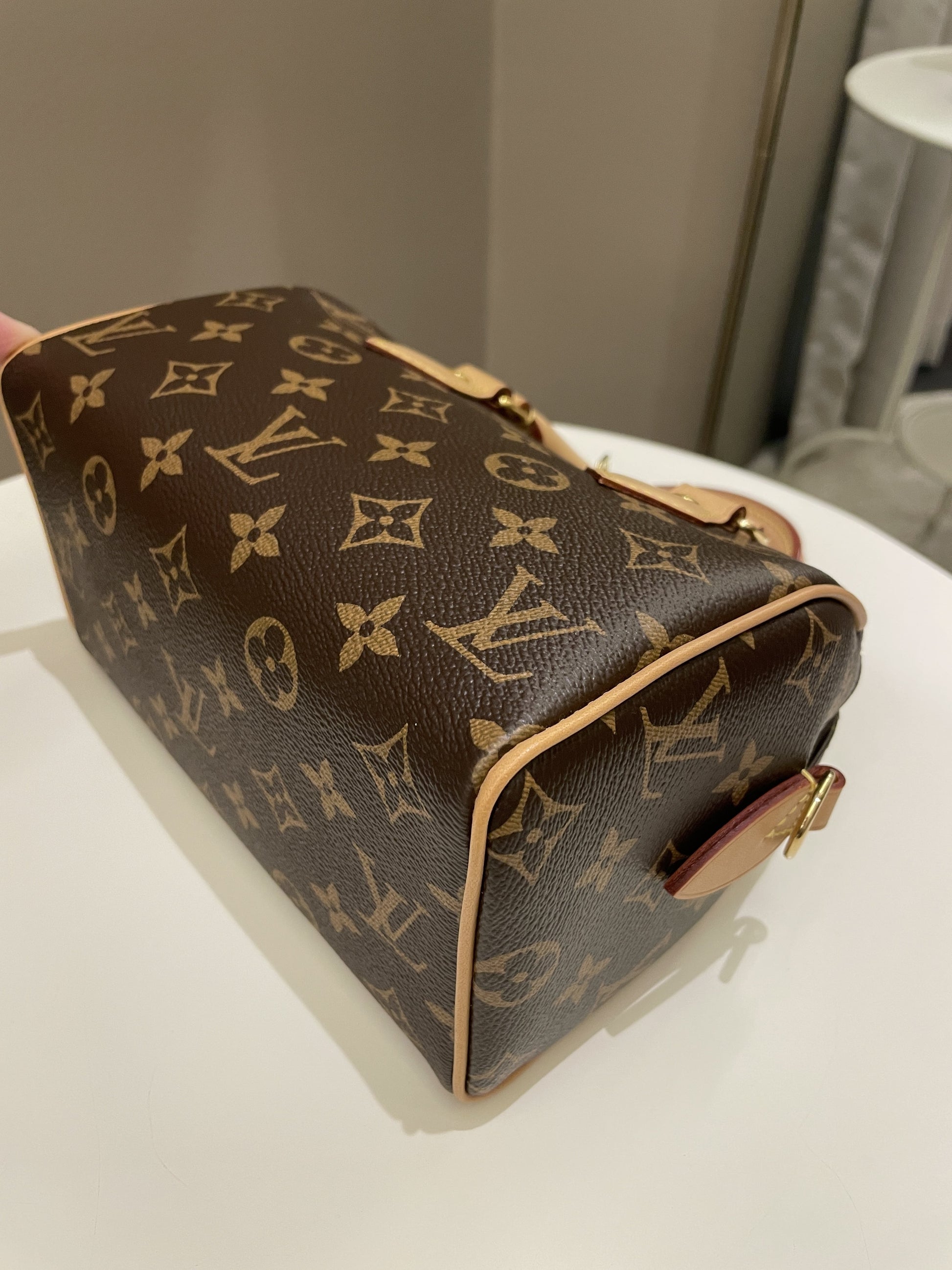 Louis Vuitton Speedy 20 Classic Monogram - Bags - 11