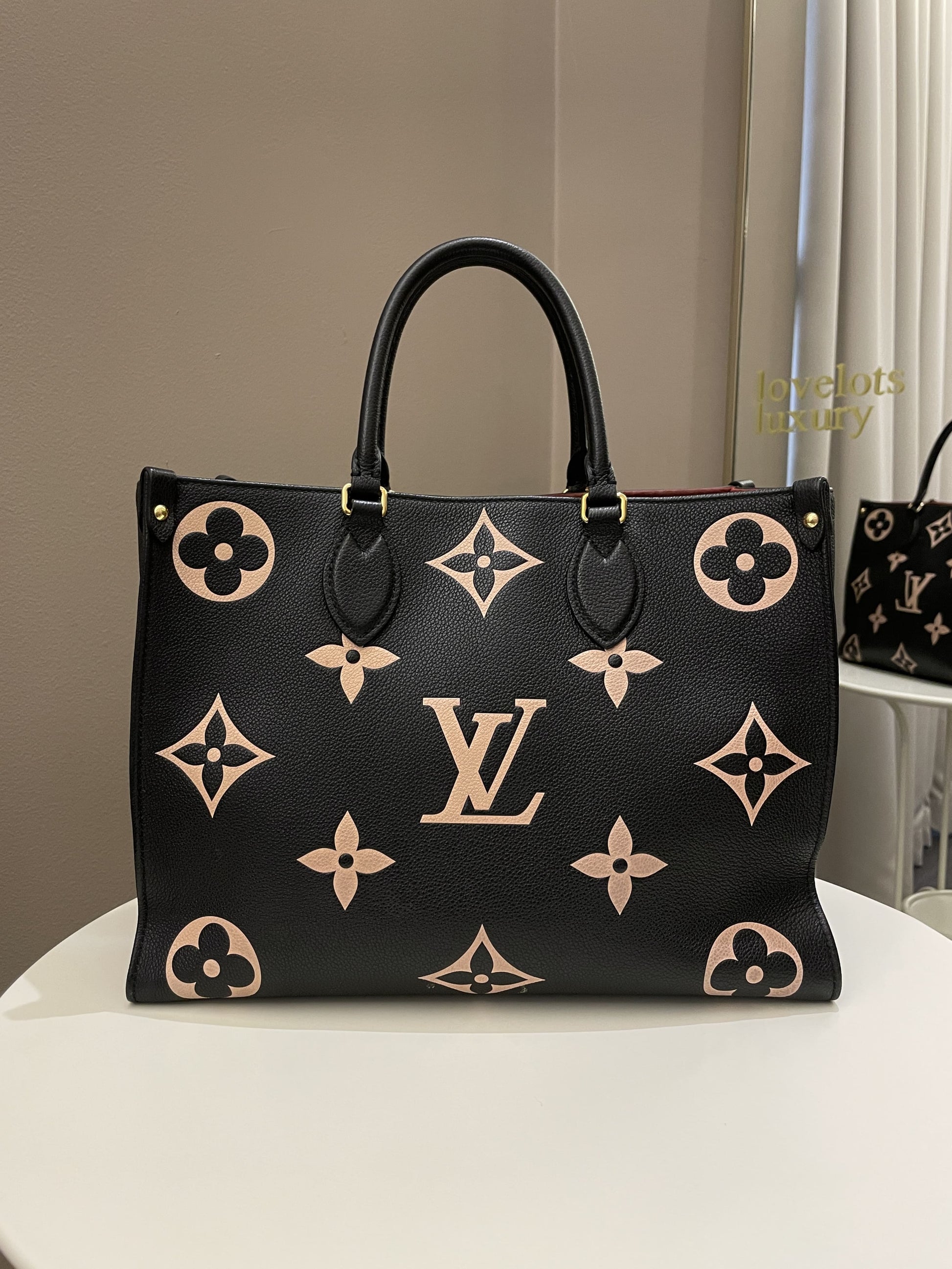Louis Vuitton Onthego Tote MM Black / Crème - Bags - 2
