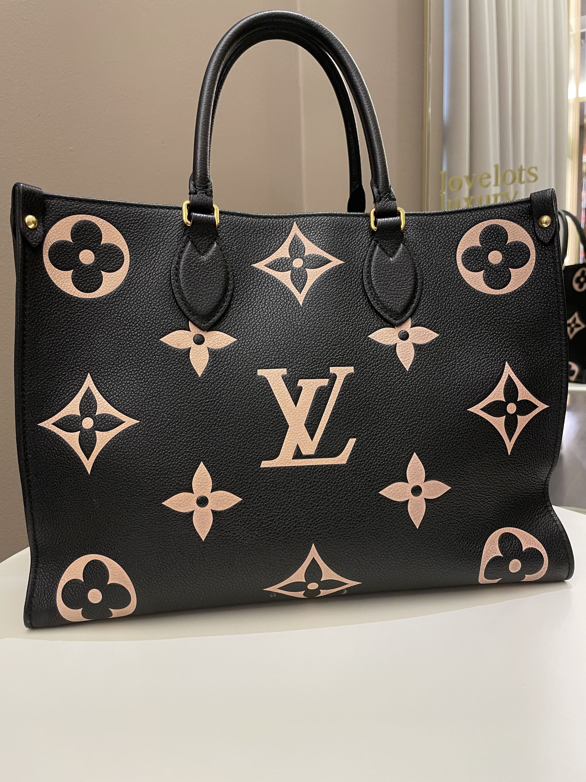 Louis Vuitton Onthego Tote MM Black / Crème - Bags - 3