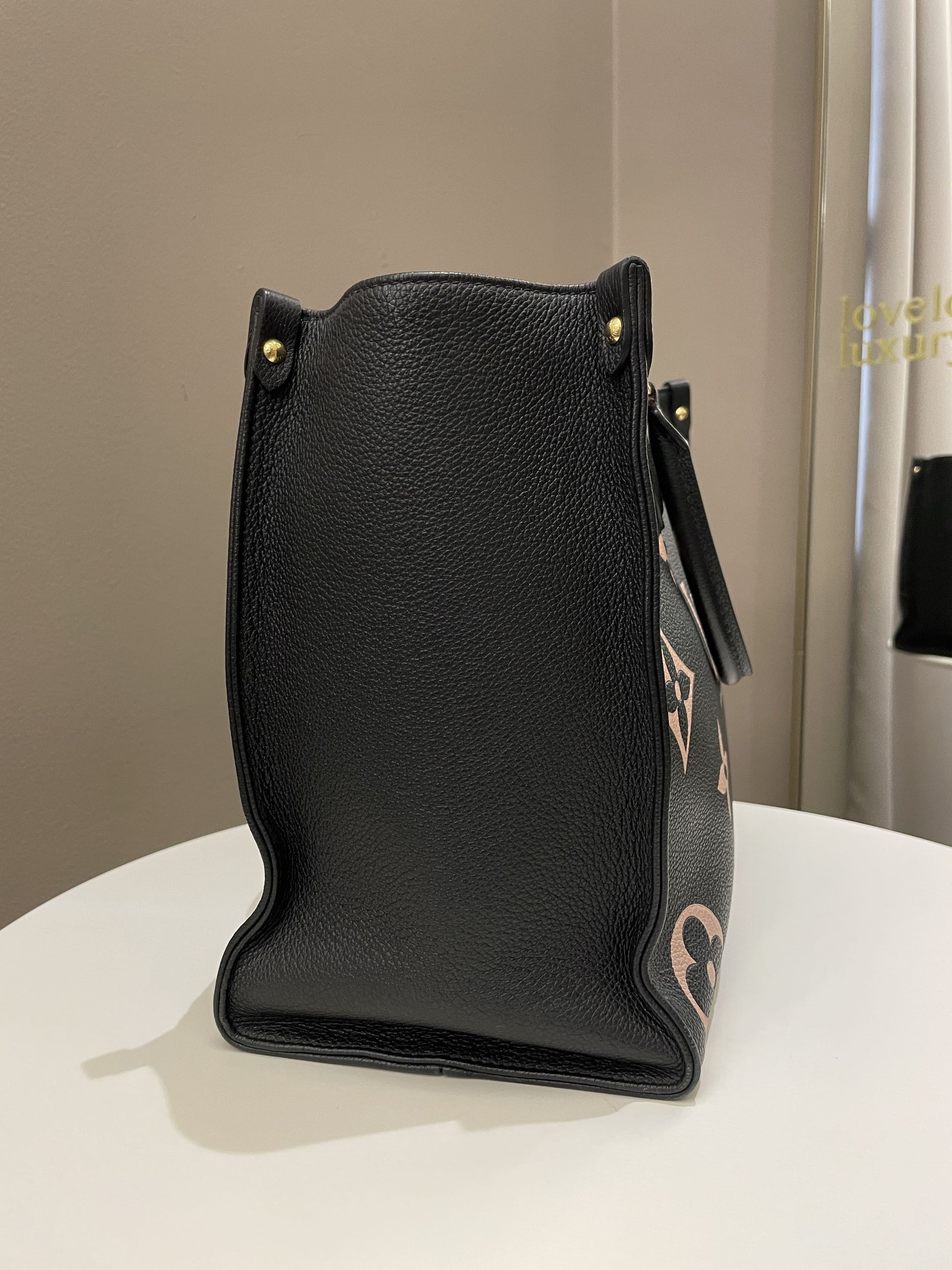 Louis Vuitton Onthego Tote MM Black / Crème - Bags - 4