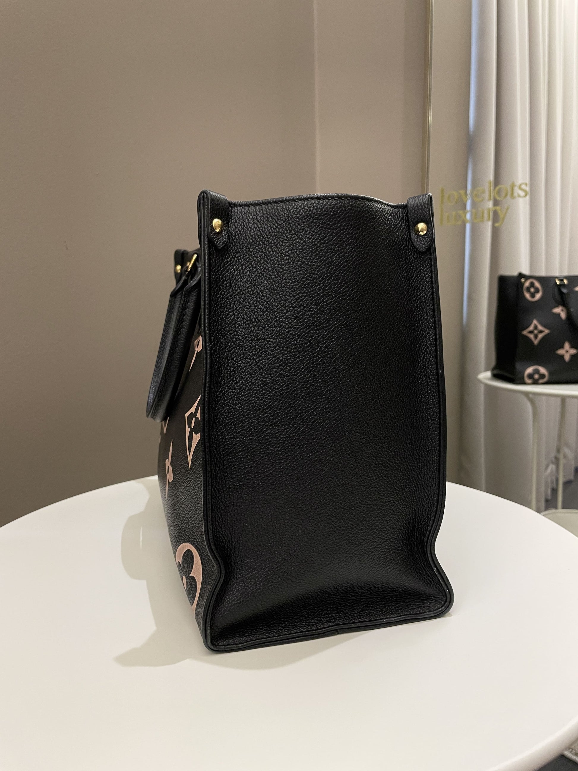 Louis Vuitton Onthego Tote MM Black / Crème - Bags - 5