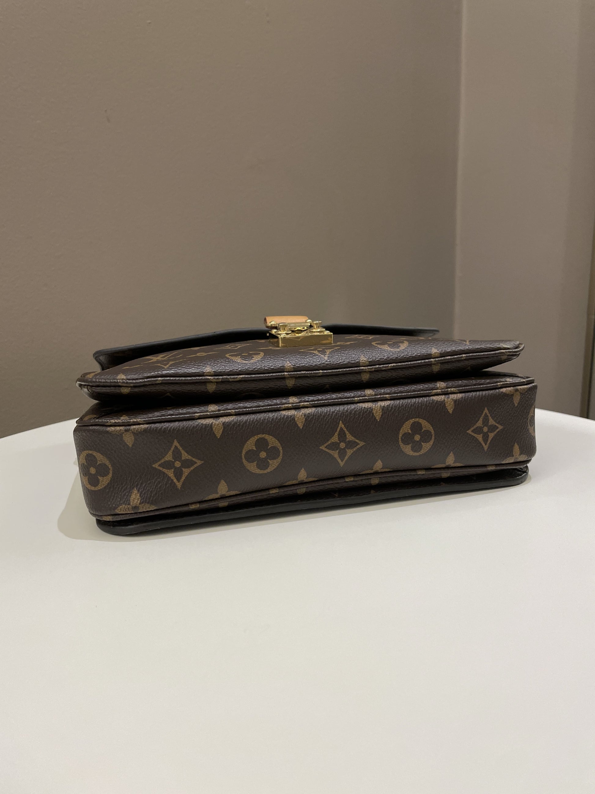 Louis Vuitton Pochette Metis Classic Monogram - Bags - 9