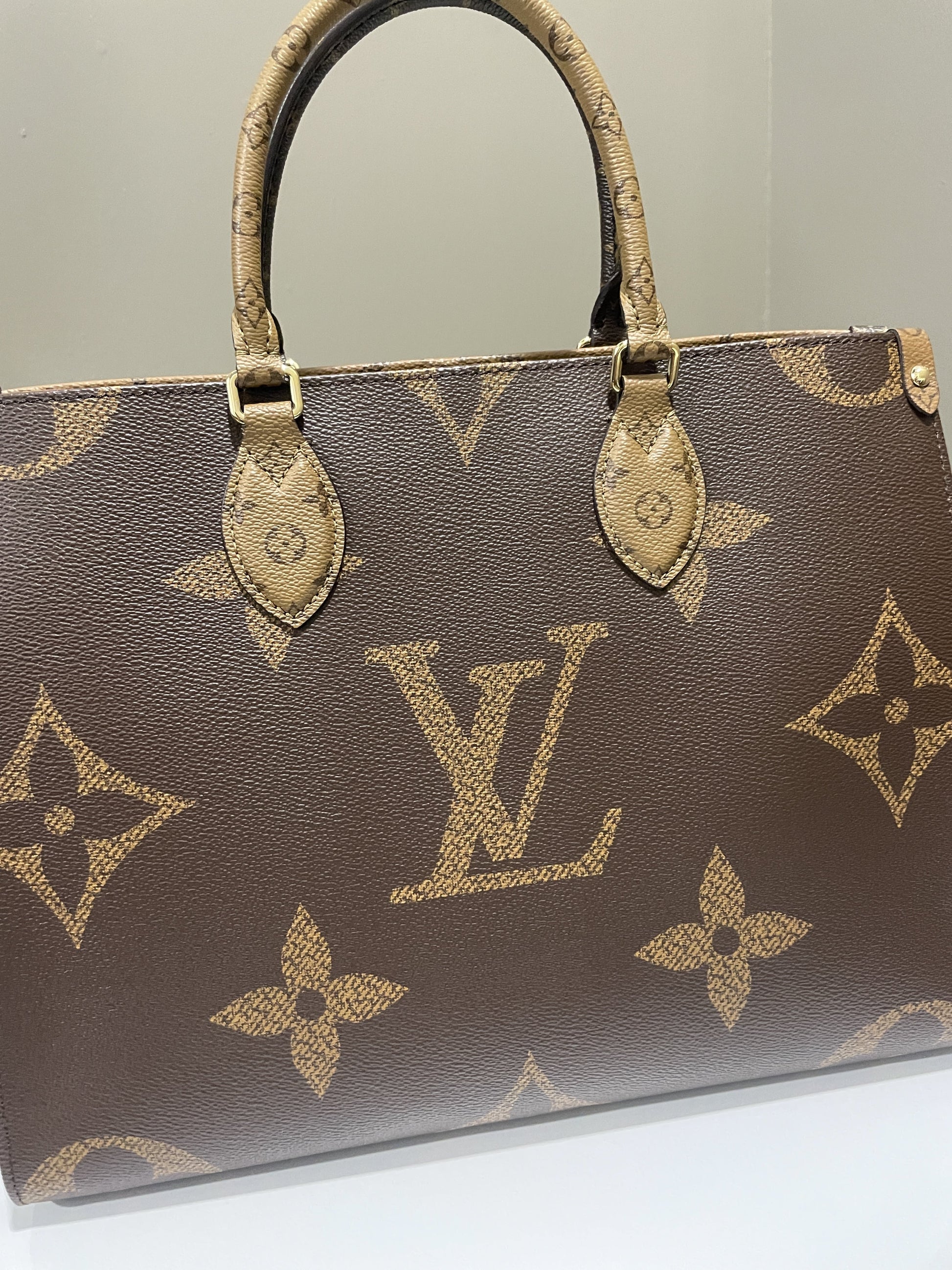 Louis Vuitton Onthego Tote MM Reversed Monogram - 3
