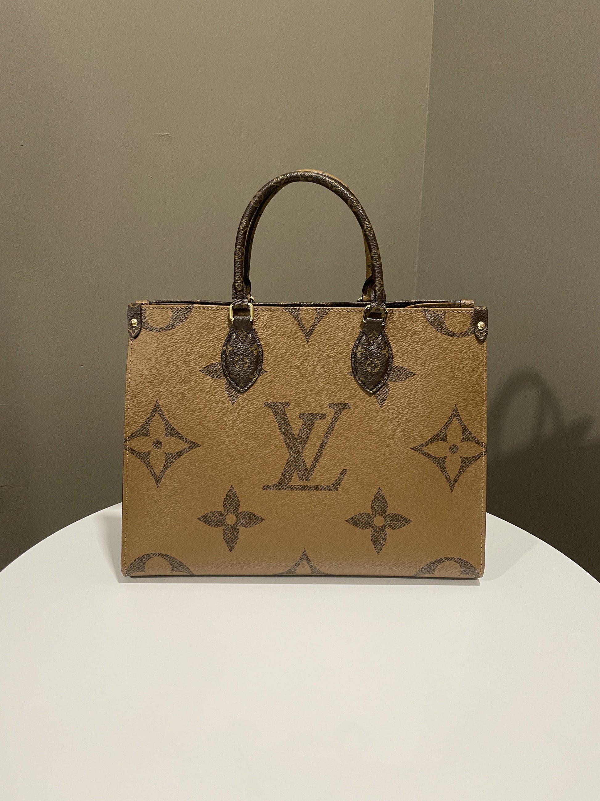Louis Vuitton Onthego Tote MM Reversed Monogram