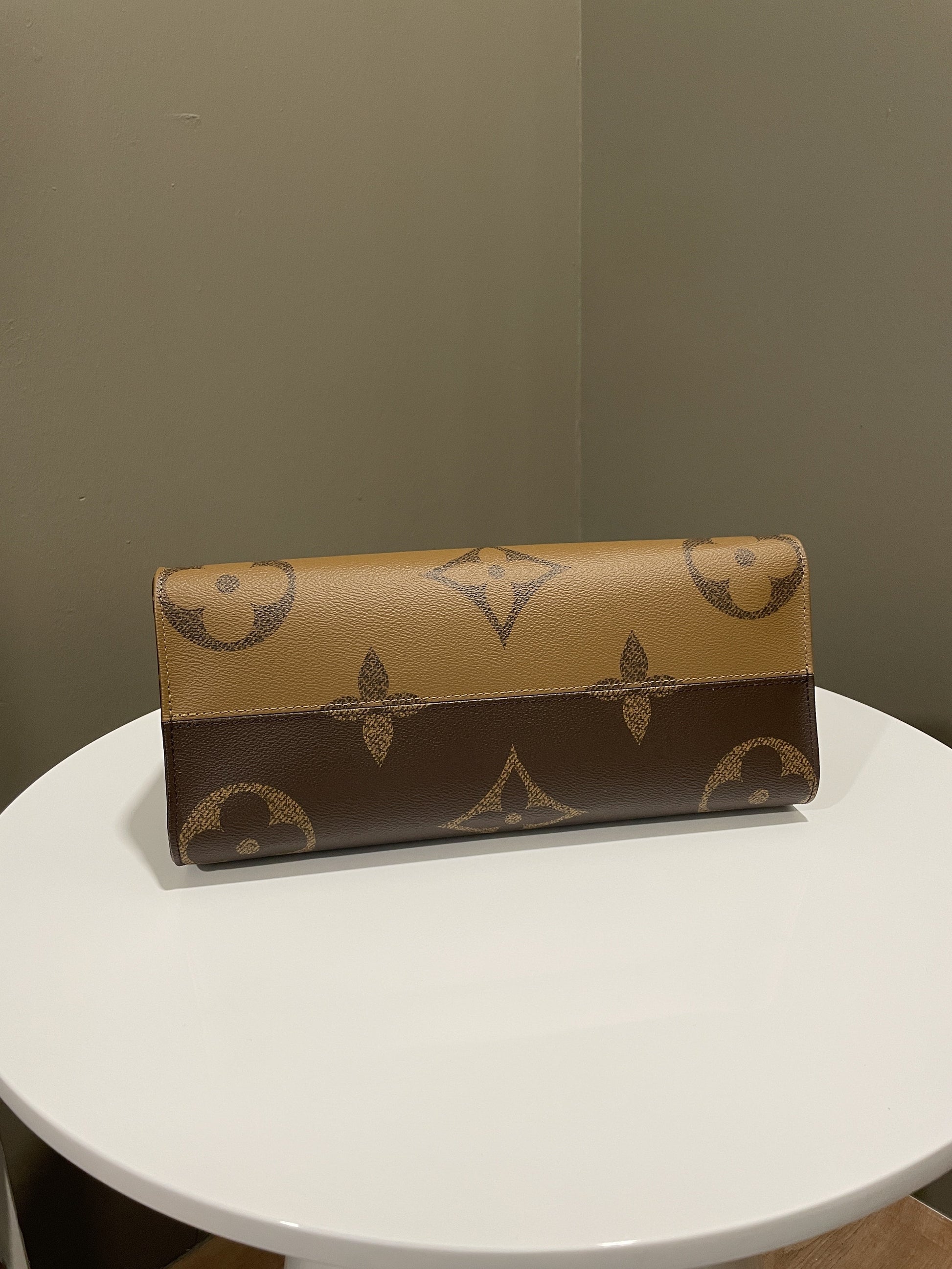 Louis Vuitton Onthego Tote MM Reversed Monogram - 6