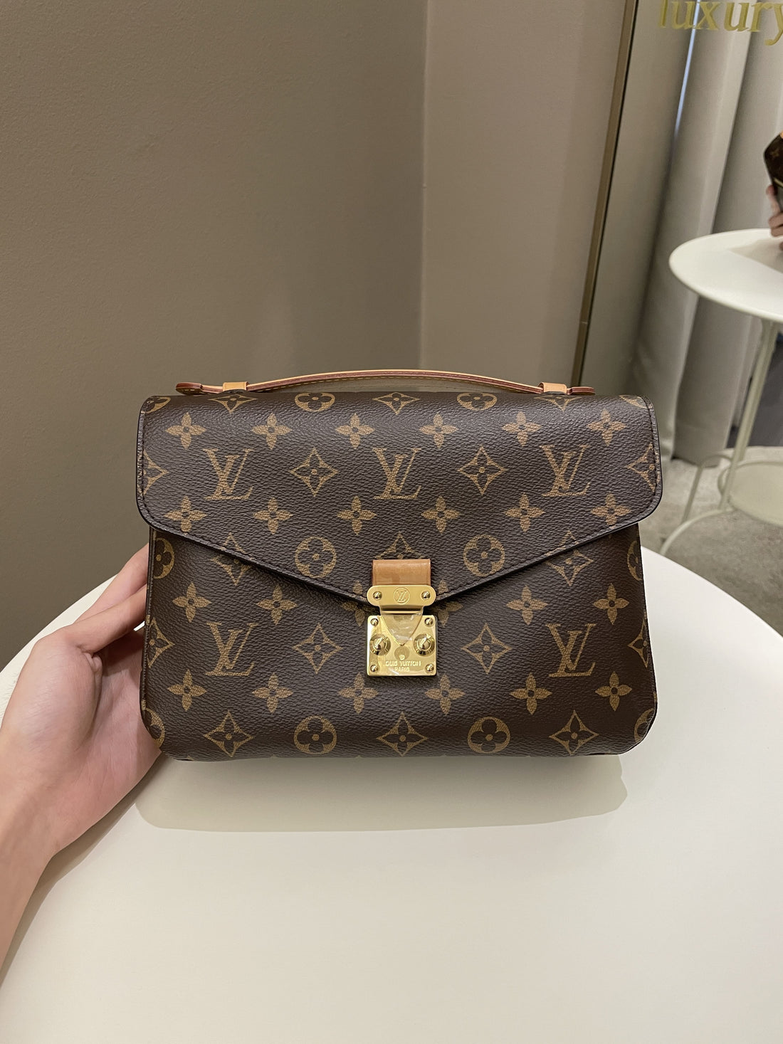 Louis Vuitton Pochette Metis Classic Monogram - Bags