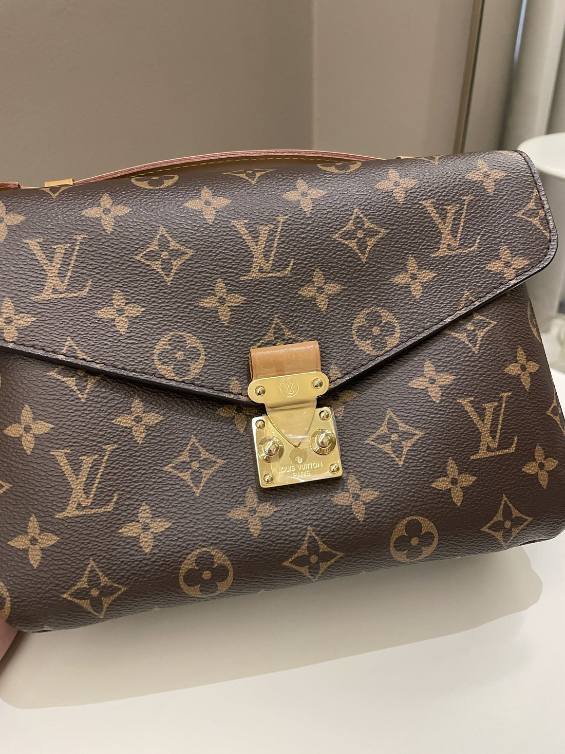 Louis Vuitton Pochette Metis Classic Monogram - Bags