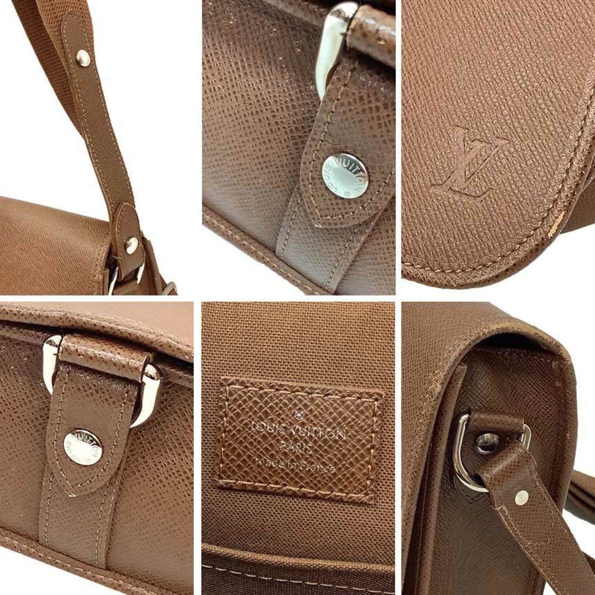 Classic Shoulder Bag - Handbag & Wallet Accessories - 3