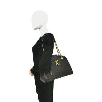 Louis Vuitton New Wave Chain Tote Bag - Schultertaschen
