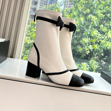 CC 25 Short Boot White Calfskin Black Bow 430317