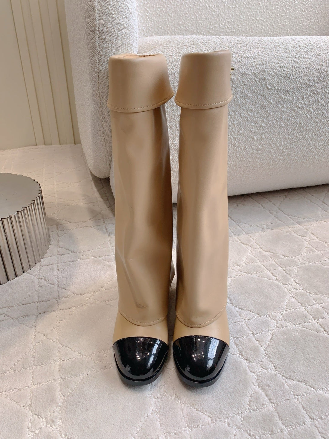 CC 25 Buttoned Boot Beige Calfskin 516648
