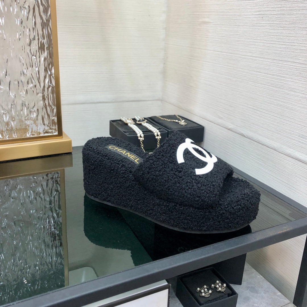 CC Wedge Sandal Black Wool