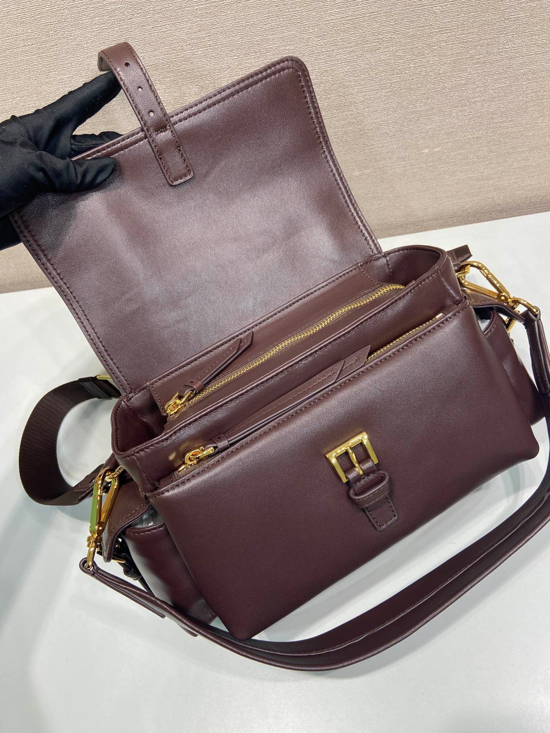 PRA Schultertasche Dunkelbraunes Lammfell 341138