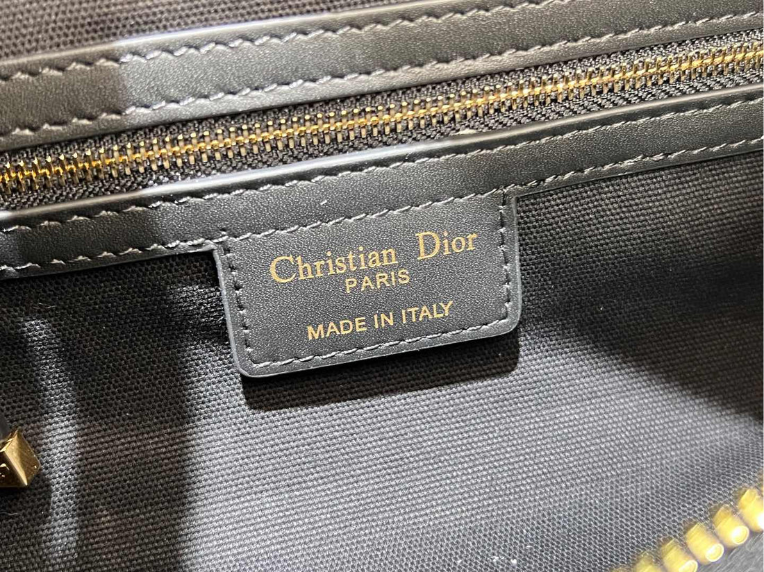 CD Wandering Bag 23 With Black Calfskin