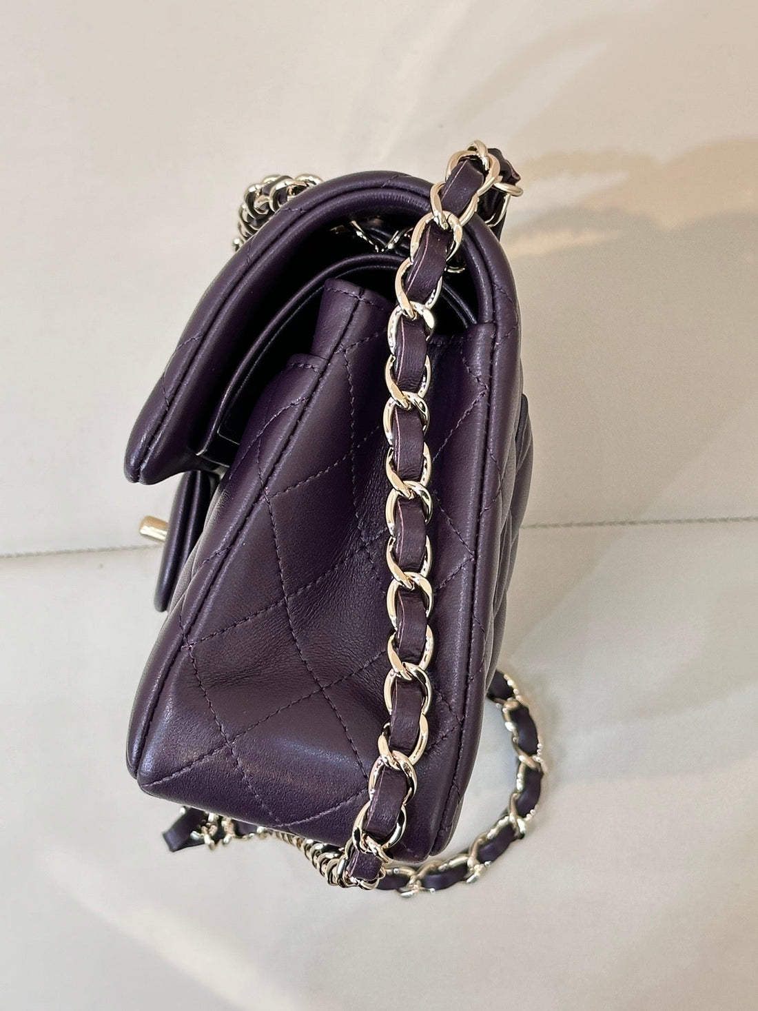 CHANEL CLASSIC FLAP 23CM VIOLET LAMBSKIN LIGHT GOLD HARDWARE - bag