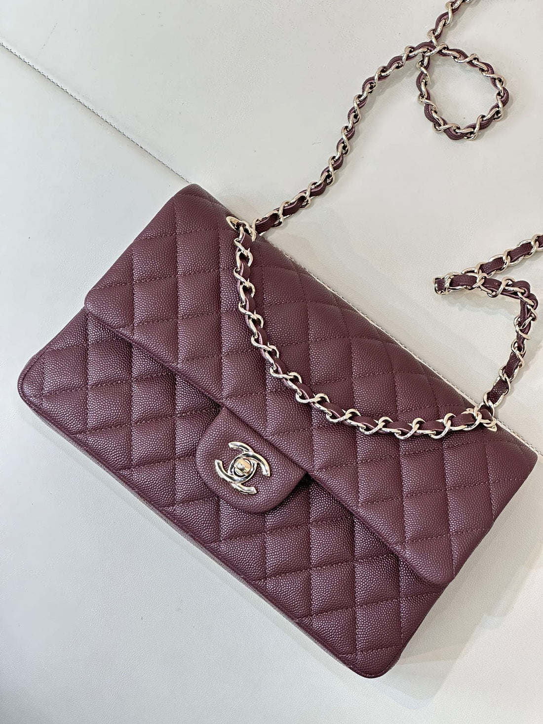 CHANEL CLASSIC FLAP 25CM BURGUNDY CAVIAR LIGHT GOLD HARDWARE - bag