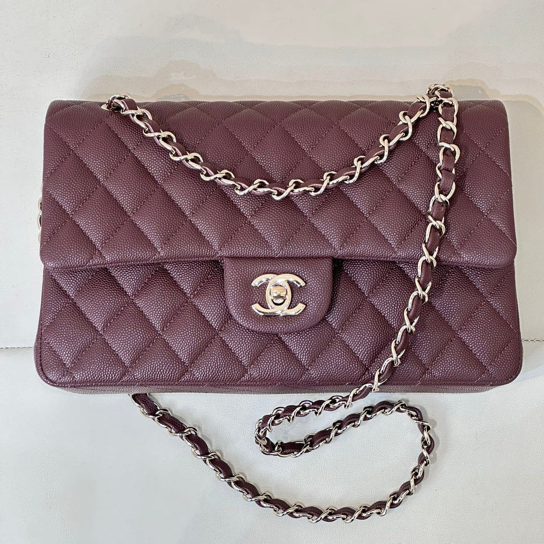 CHANEL CLASSIC FLAP 25CM BURGUNDY CAVIAR LIGHT GOLD HARDWARE - bag