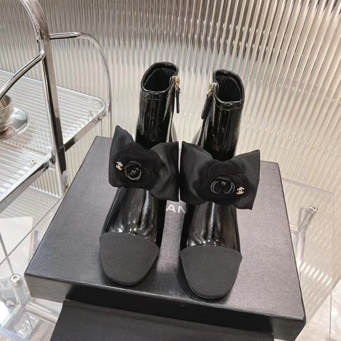 CC Short Boots 60mm Glossy Black Camellia Cowhide