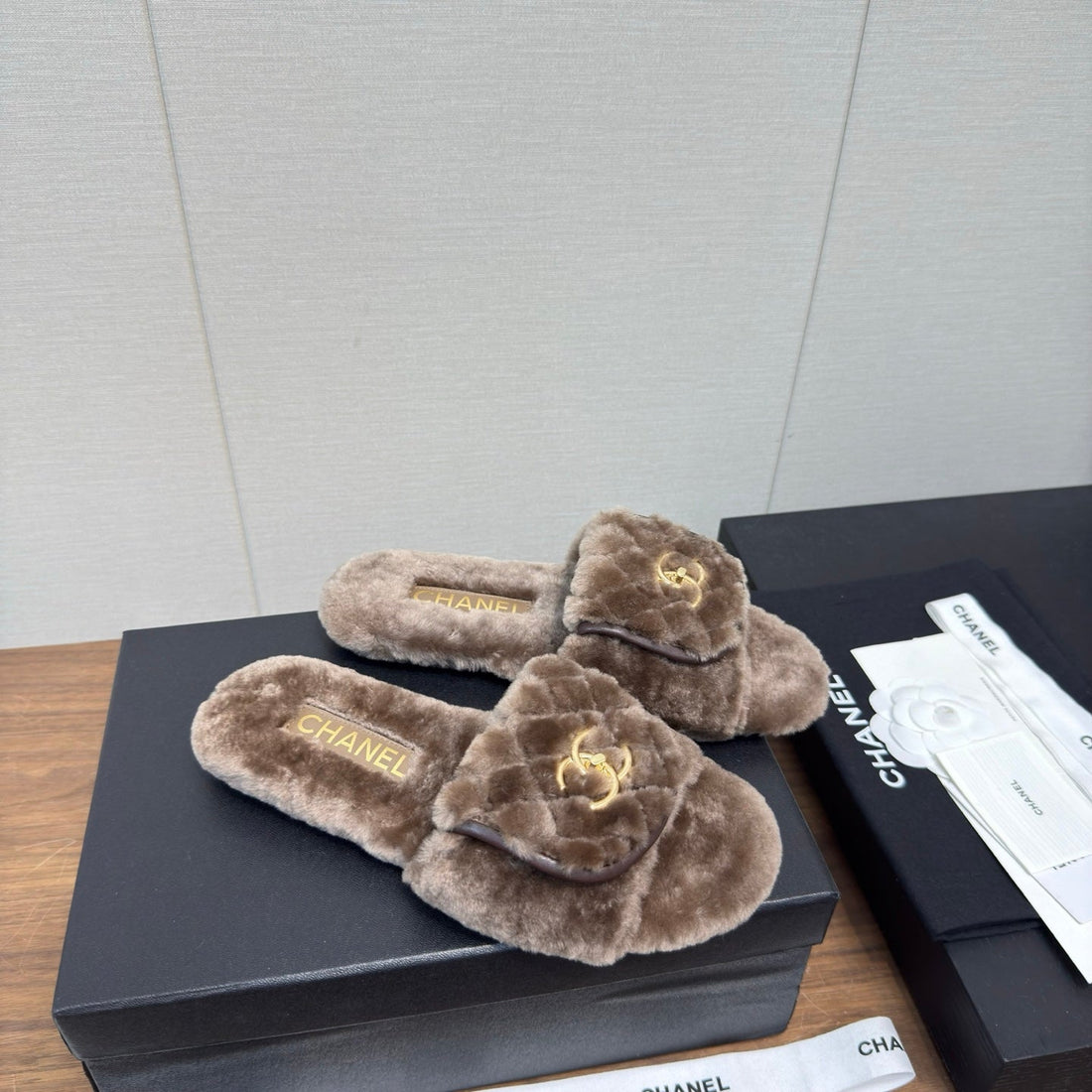 Chanel 25 Slipper Brown Smooth Lambwool 465600