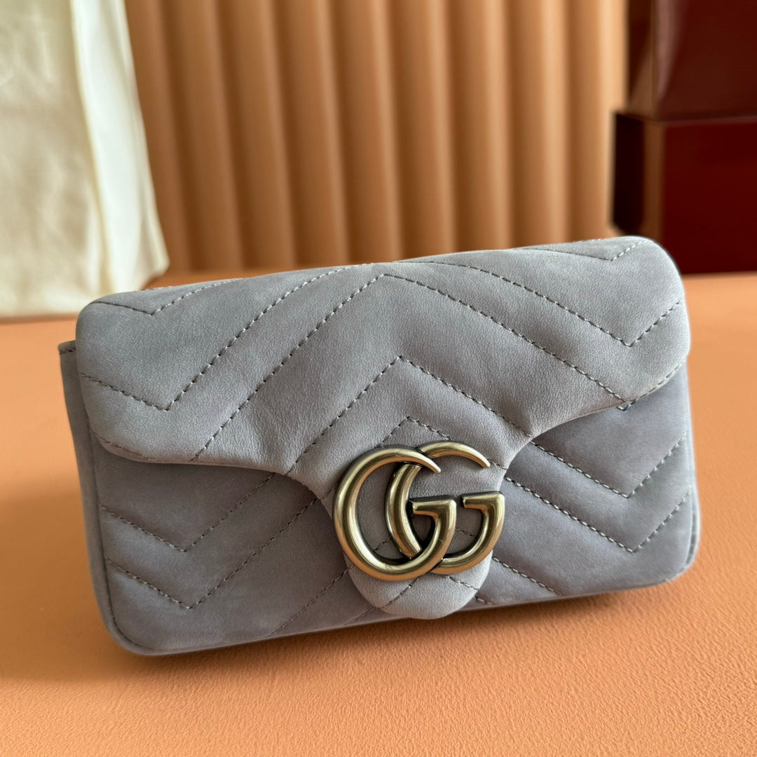 Gucci Marmont Tasche 17 Grau Wildleder Goldene Hardware 272092