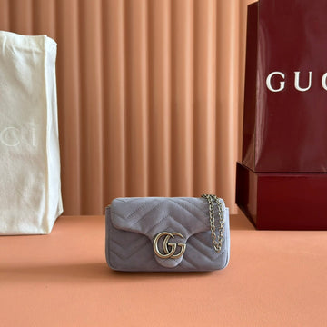 Gucci Marmont Tasche 17 Grau Wildleder Goldene Hardware 272092